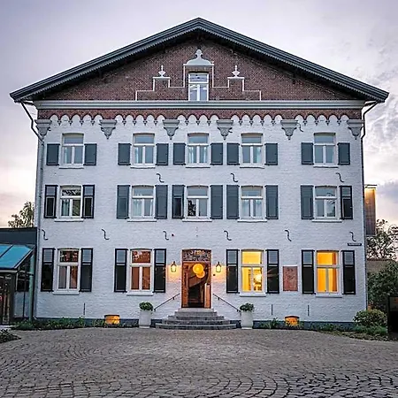 Fletcher Chateau De Raay Hotel 3*