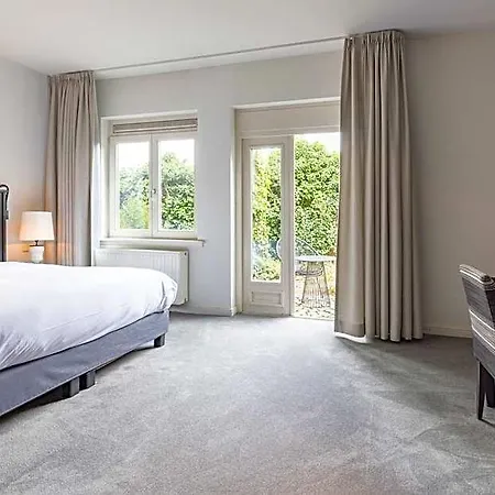Fletcher Chateau De Raay Hotel 3*